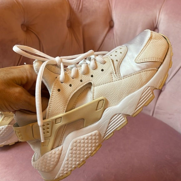 Woman’s White Nike Air White Platnum - Picture 10 of 17